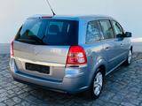 Opel Zafira 1.8 Design Edition +1.H+7-SITZE+SHZ+PDC+ - Opel Zafira mit Benzin-Antrieb: Kleinbus, 1.8