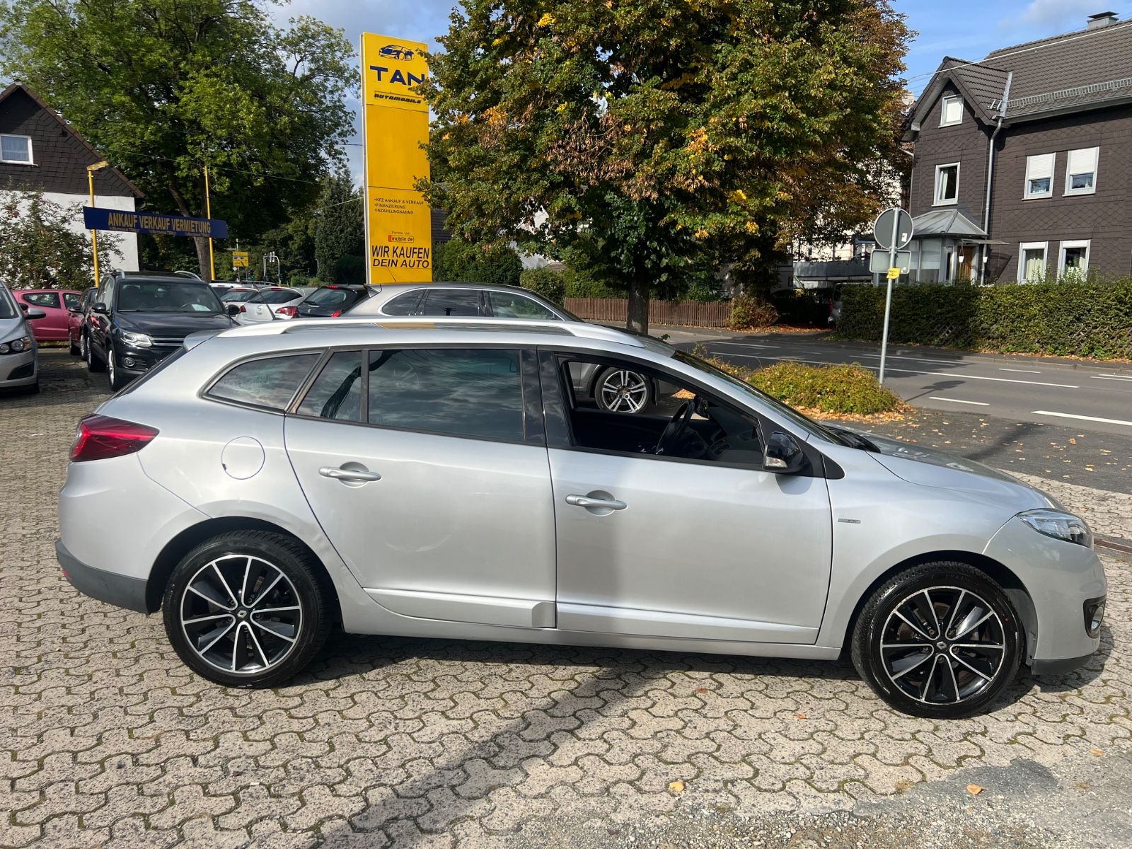 Fahrzeugabbildung Renault Megane III Grandtour BOSE Edition *KAMERA*