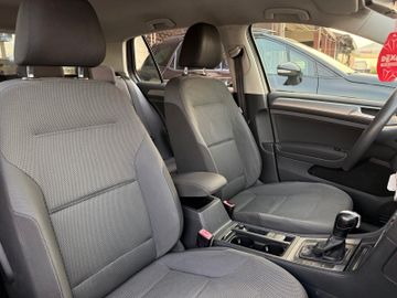 Volkswagen Golf - 11