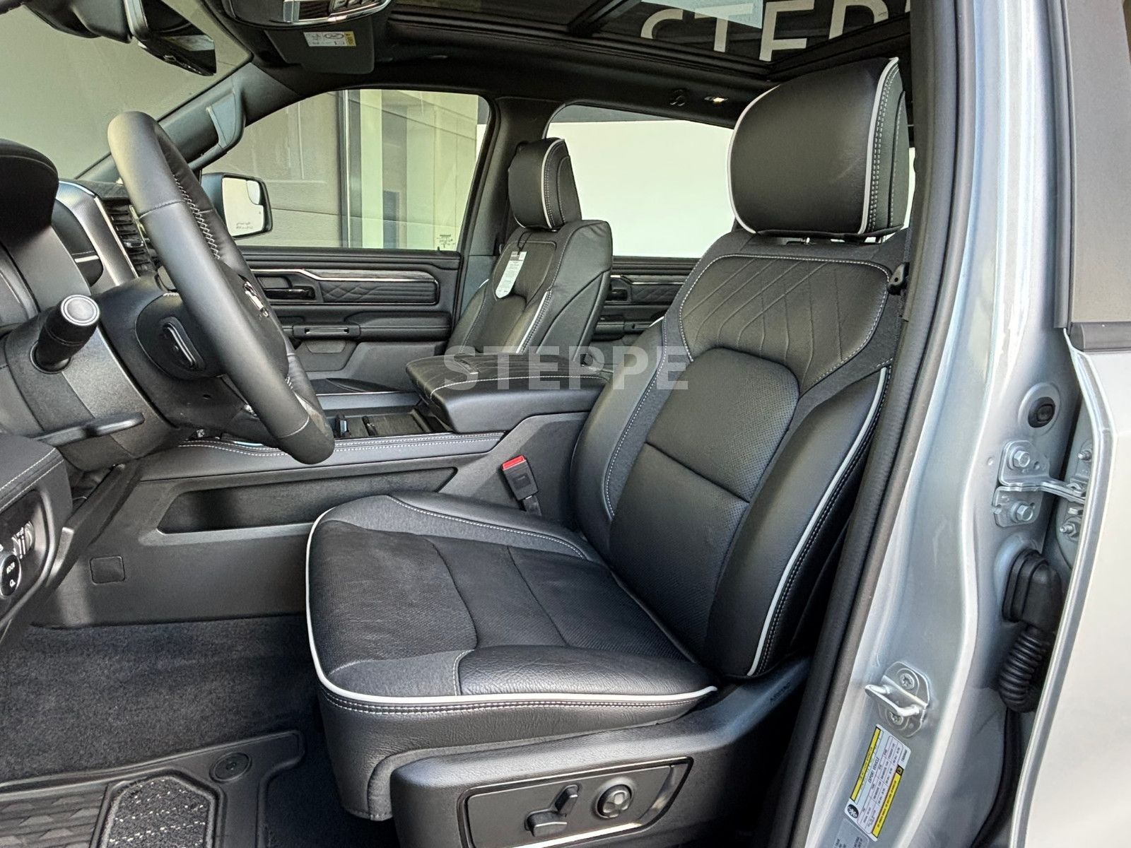 Dodge 2026 RAM 1500 Limited Night 5,7LV8 Rambox MFT