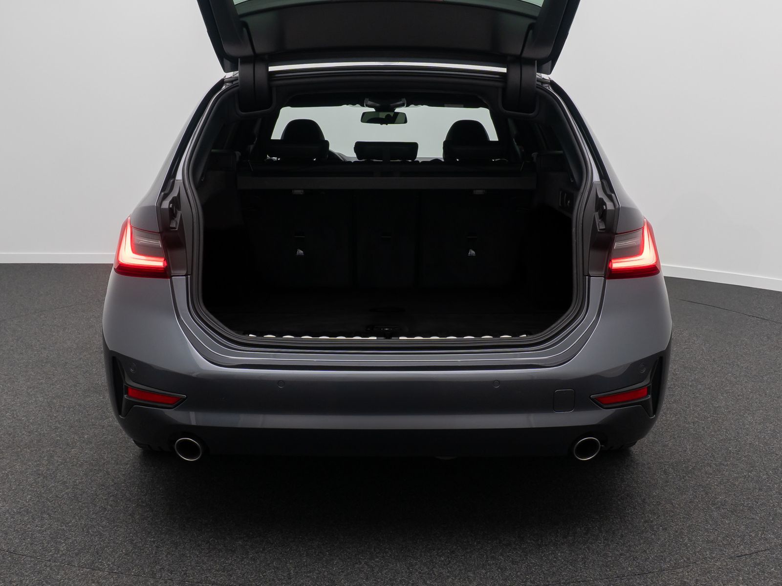 Fahrzeugabbildung BMW 318d Geschwindigreg DAB Alarm AHK WLAN M Sport