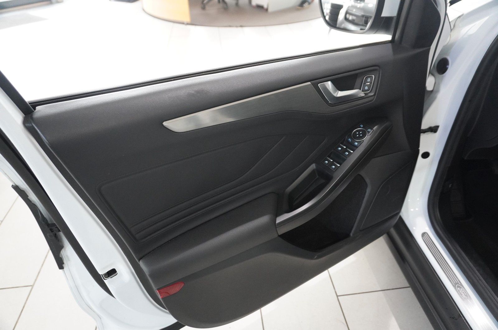 Fahrzeugabbildung Ford Focus Turnier 1.5D TITANIUM NAVI/LED/KAMERA/DAB+