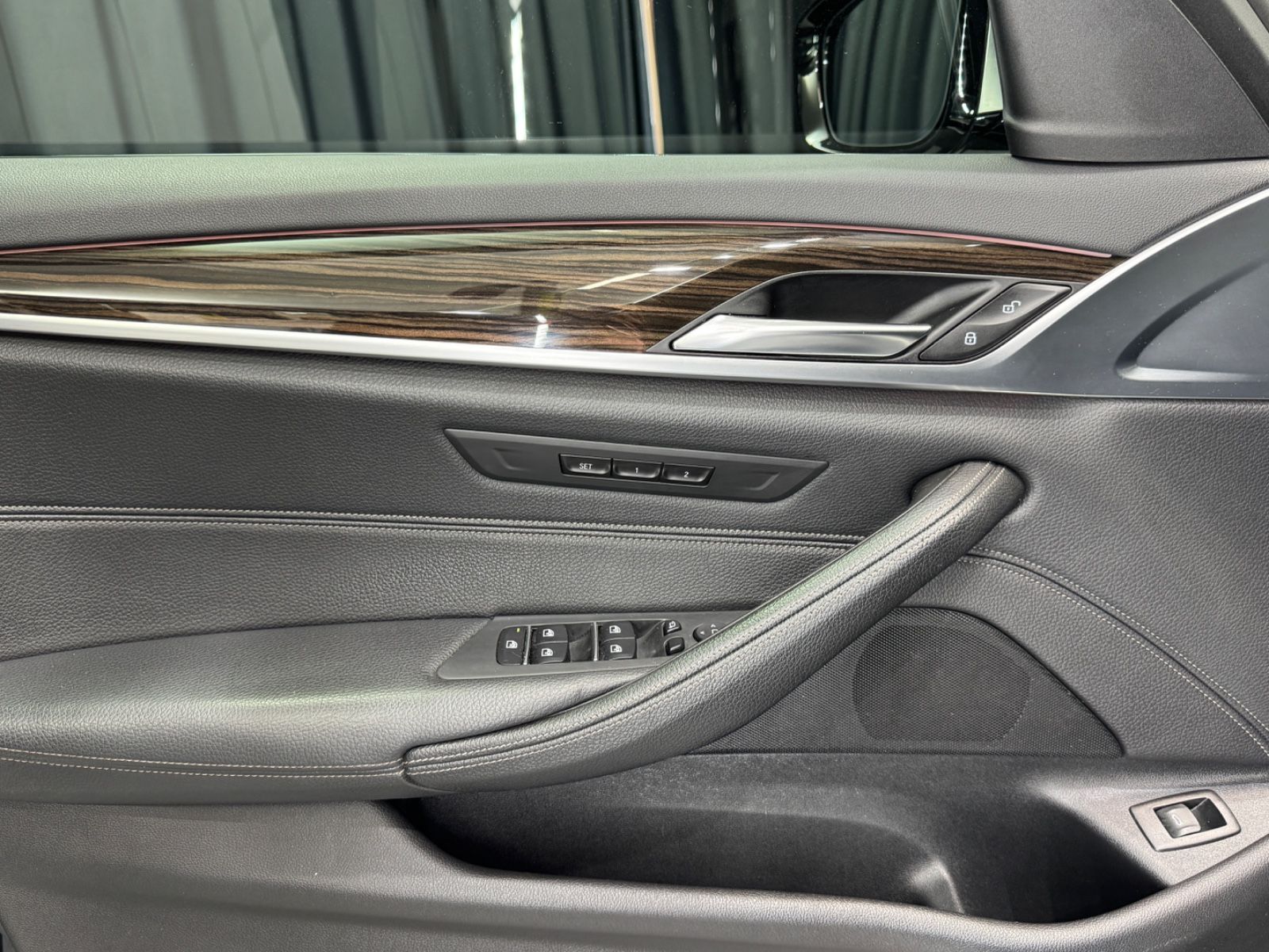 Fahrzeugabbildung BMW M550d xDrive Touring|PANO|NAVI|AHK|1.HAND