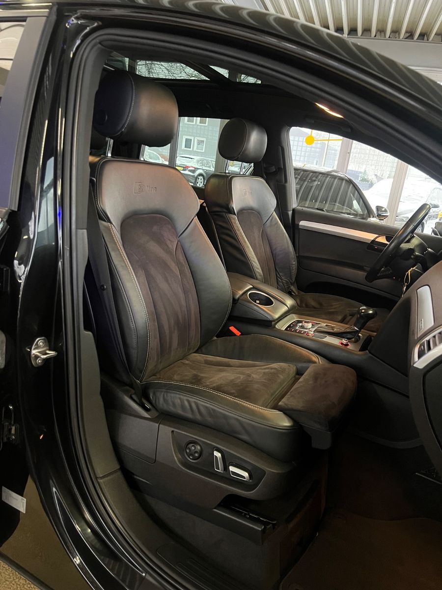 Fahrzeugabbildung Audi Q7 3.0 TDI quattro S line V12 Paket * 7.SITZER *