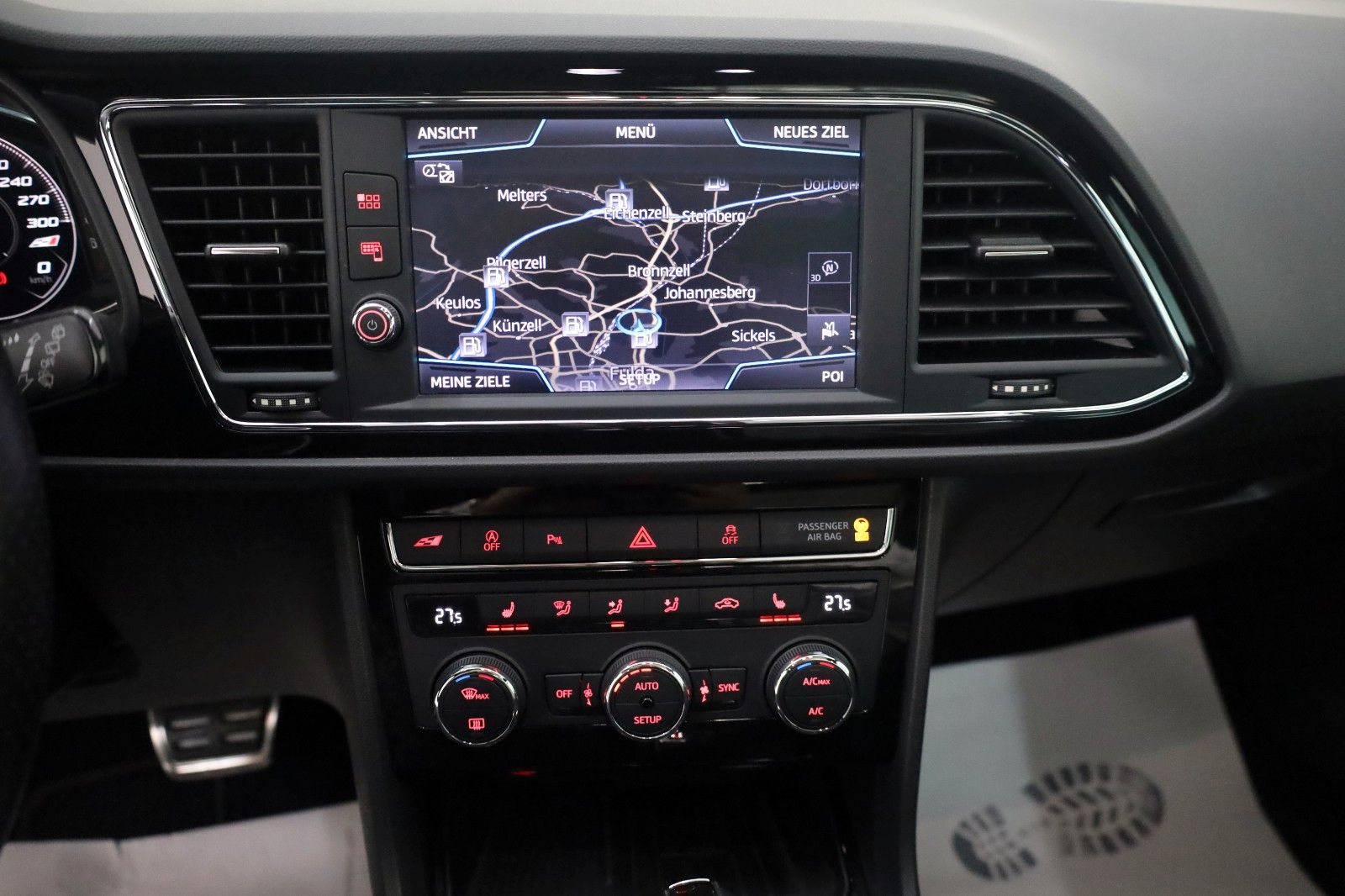 Fahrzeugabbildung SEAT Leon ST Cupra 300 4Drive TLeder,Navi,LED,PanDach