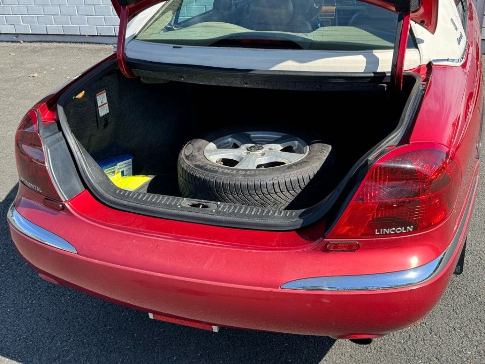 Fahrzeugabbildung Lincoln Continental Vinyl Dach kein Cabriolet V8