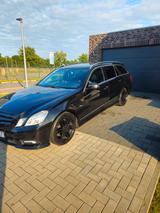 Mercedes-Benz Mercedes E Klasse Kombi 300cdi AMG Paket A... - Mercedes-Benz 300 mit Diesel-Antrieb: Kombi