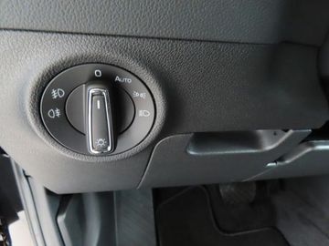 Fotografie 12 des Skoda KAROQ Selection 1.5 TSi DSG 5J.-Garantie Navi AH