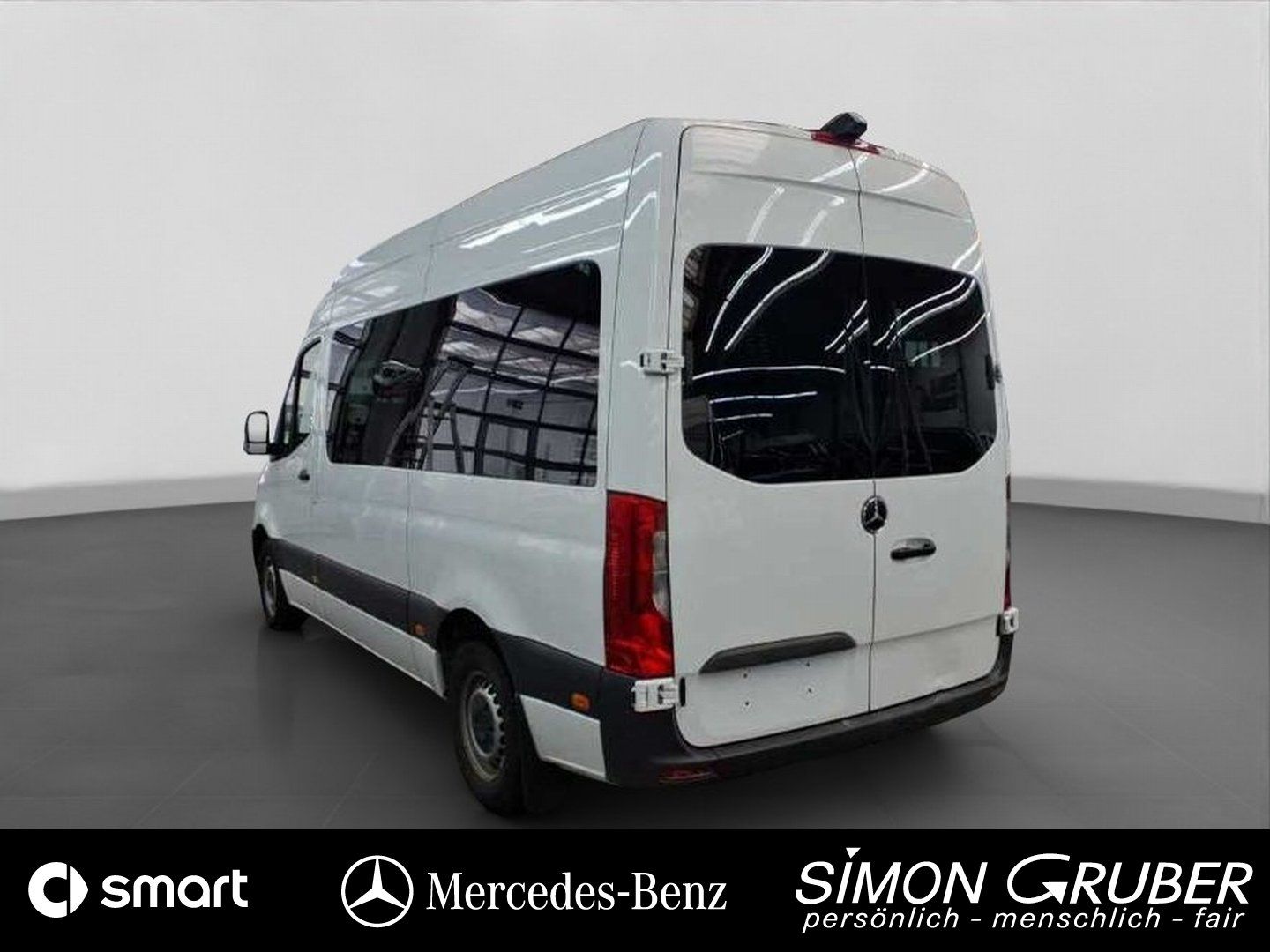 Fahrzeugabbildung Mercedes-Benz 317 Tourer L2H2 Standard 8Sitzer Rollstuhl Lift