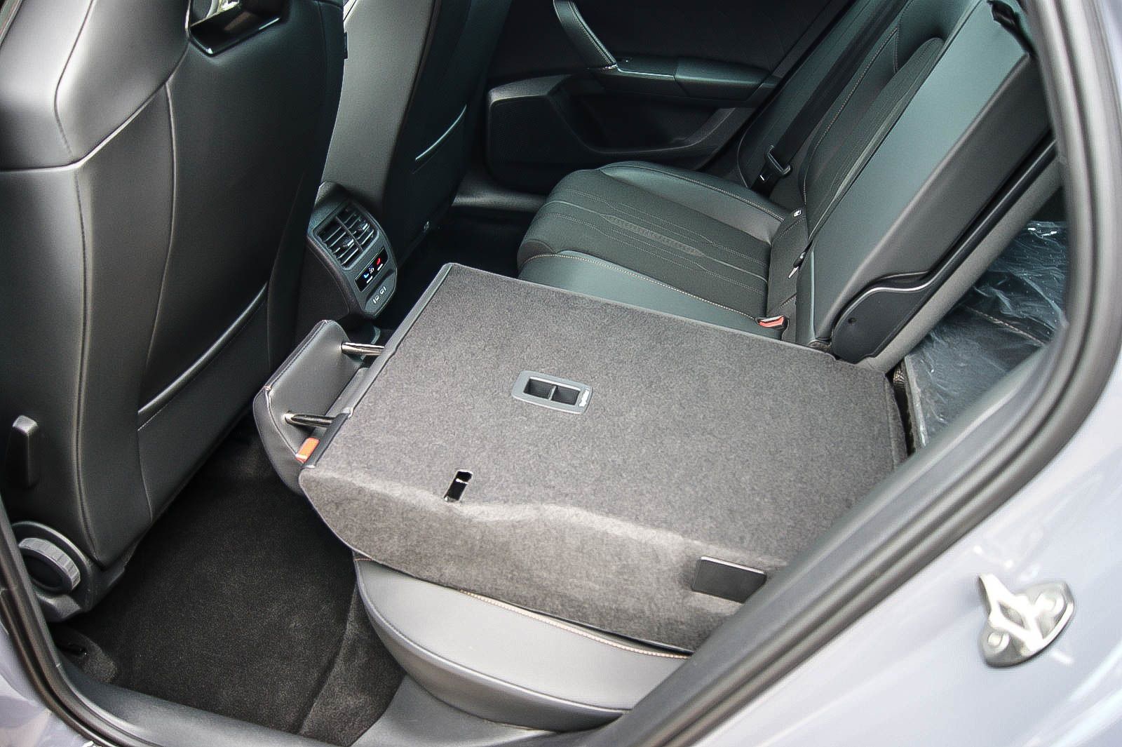 Fahrzeugabbildung CUPRA Leon Sportstourer e-HYBRID VIRTUAL ACC XL 1HAND