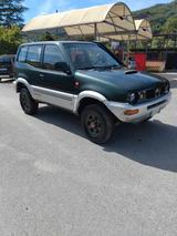 Nissan Terrano II 2.7 Tdi 3 porte SE aut. - Nissan Terrano mit Diesel-Antrieb