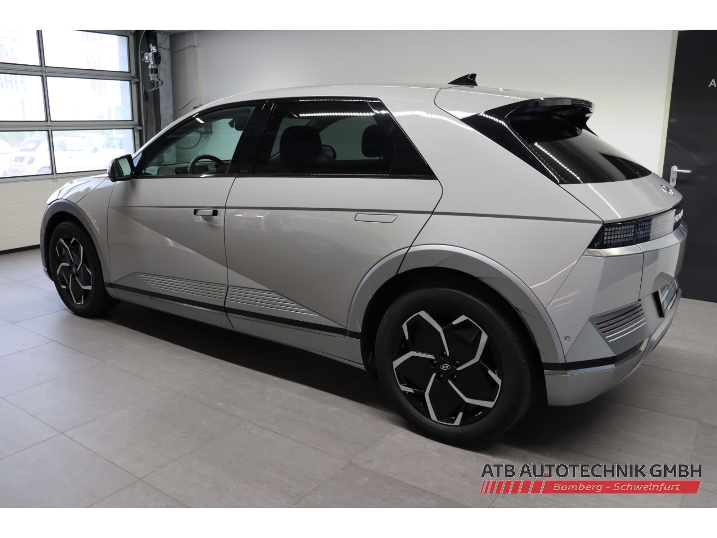 Fahrzeugabbildung Hyundai IONIQ 5 UNIQ 77,4 kWh 2WD 97,7% SOH HUD Navi Sou