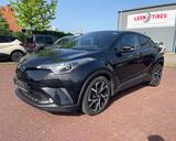 Toyota C-HR Hybrid Team D - schwarze Toyota C-HR