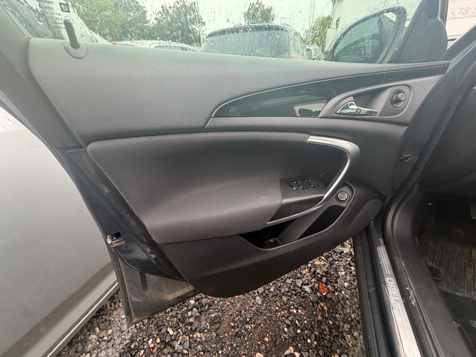 Opel Insignia 2012 — photo 15