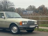 Mercedes-Benz E 280 - Mercedes-Benz aus 1980