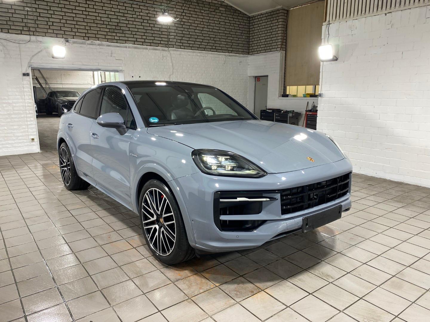 Porsche Cayenne S E-Hybrid Coupe CHRONO/PANO/HUD/AHK/360