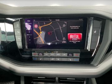 Volkswagen Touareg - 11