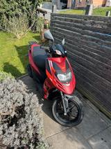 Aprilia SR50 Motard - APRILIA ROLLER 50