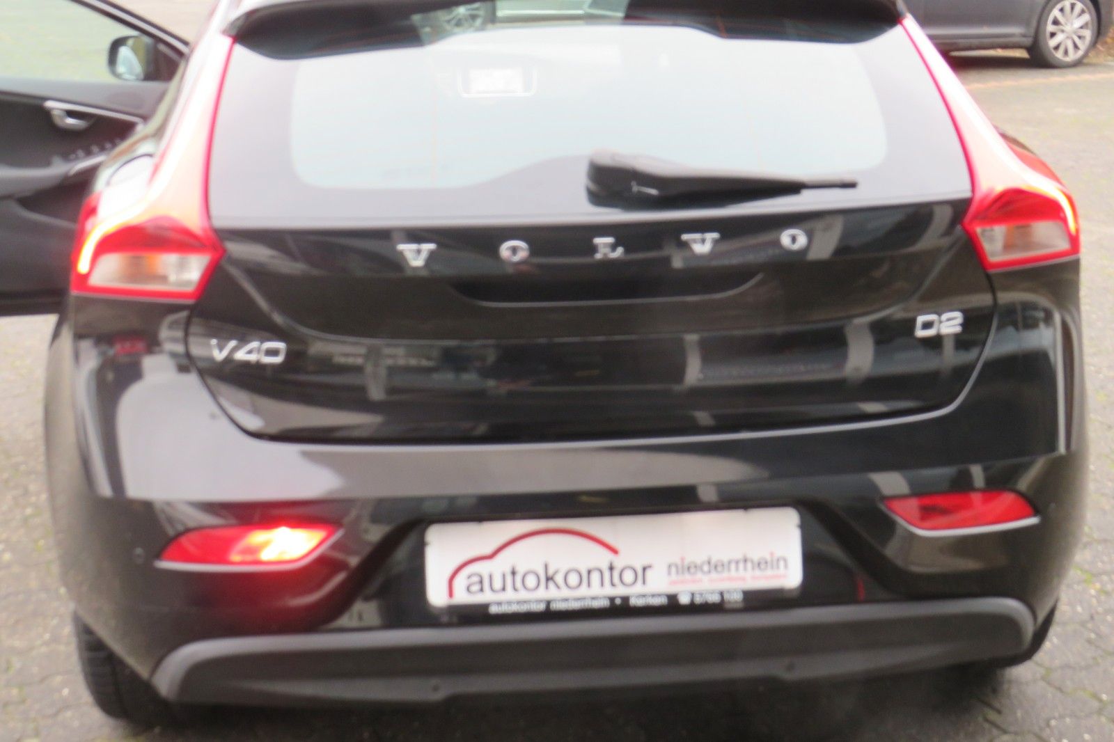 Fahrzeugabbildung Volvo V40 Kinetic NAVI TELVOR KLIMATRONIC 8-FACH ALU