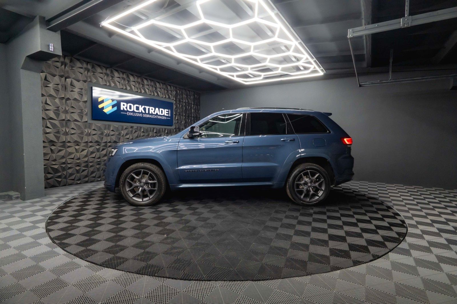 Fahrzeugabbildung Jeep Grand Cherokee 3.6 4x4 LIMITED X *Pano*LED*19%*