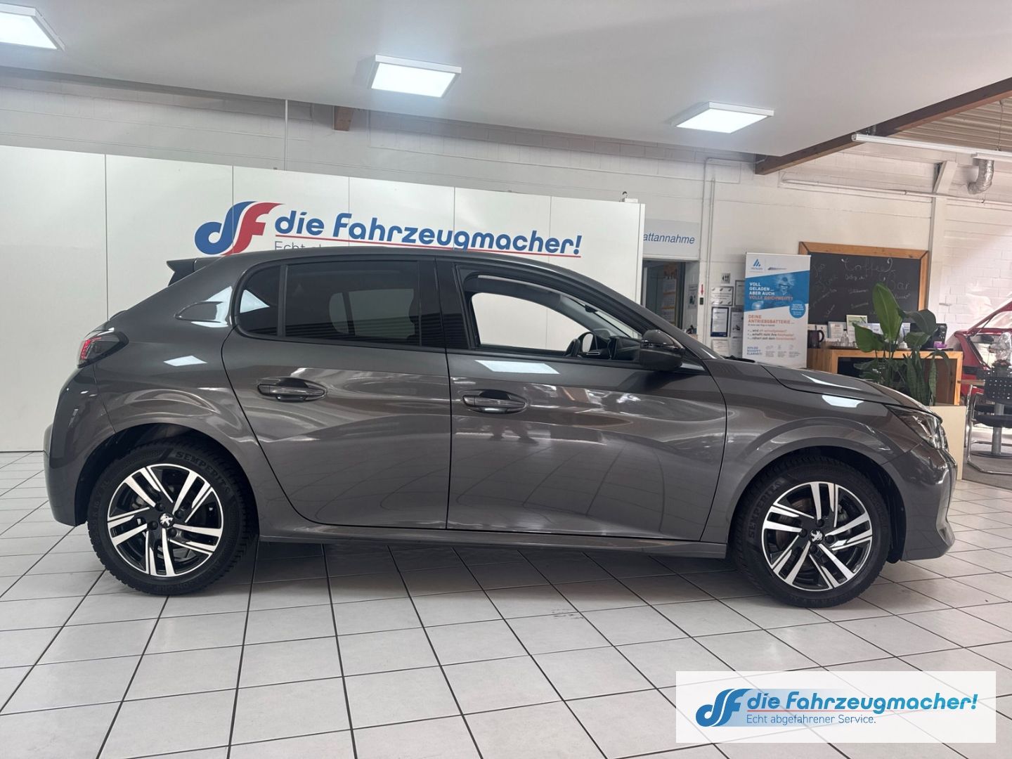 Fahrzeugabbildung Peugeot 208 Allure Navi Digitales Cockpit LED Apple CarP