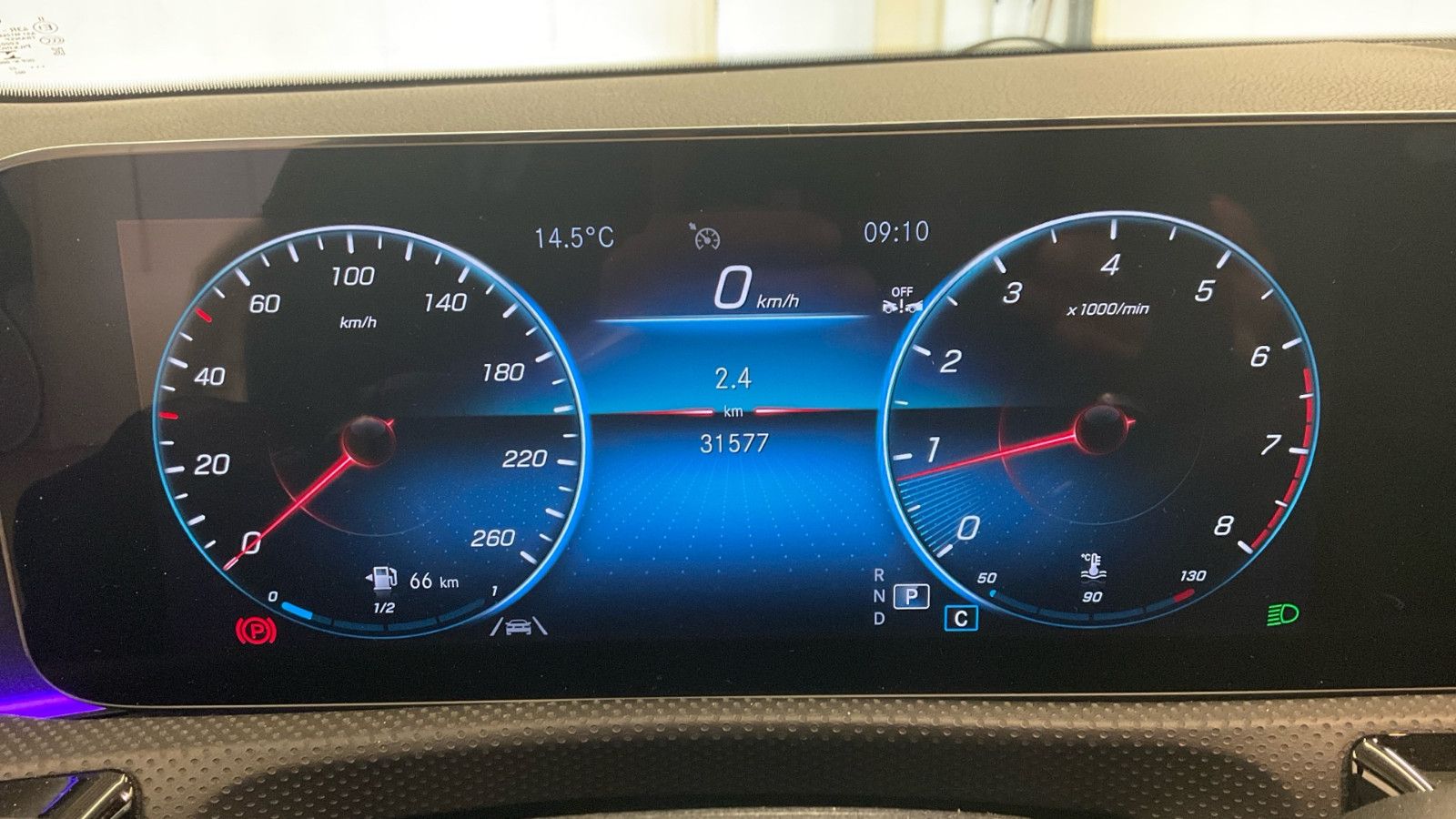 Fahrzeugabbildung Mercedes-Benz A 200 AMG-Line Pano Night Tempomat Kamera Ambi.