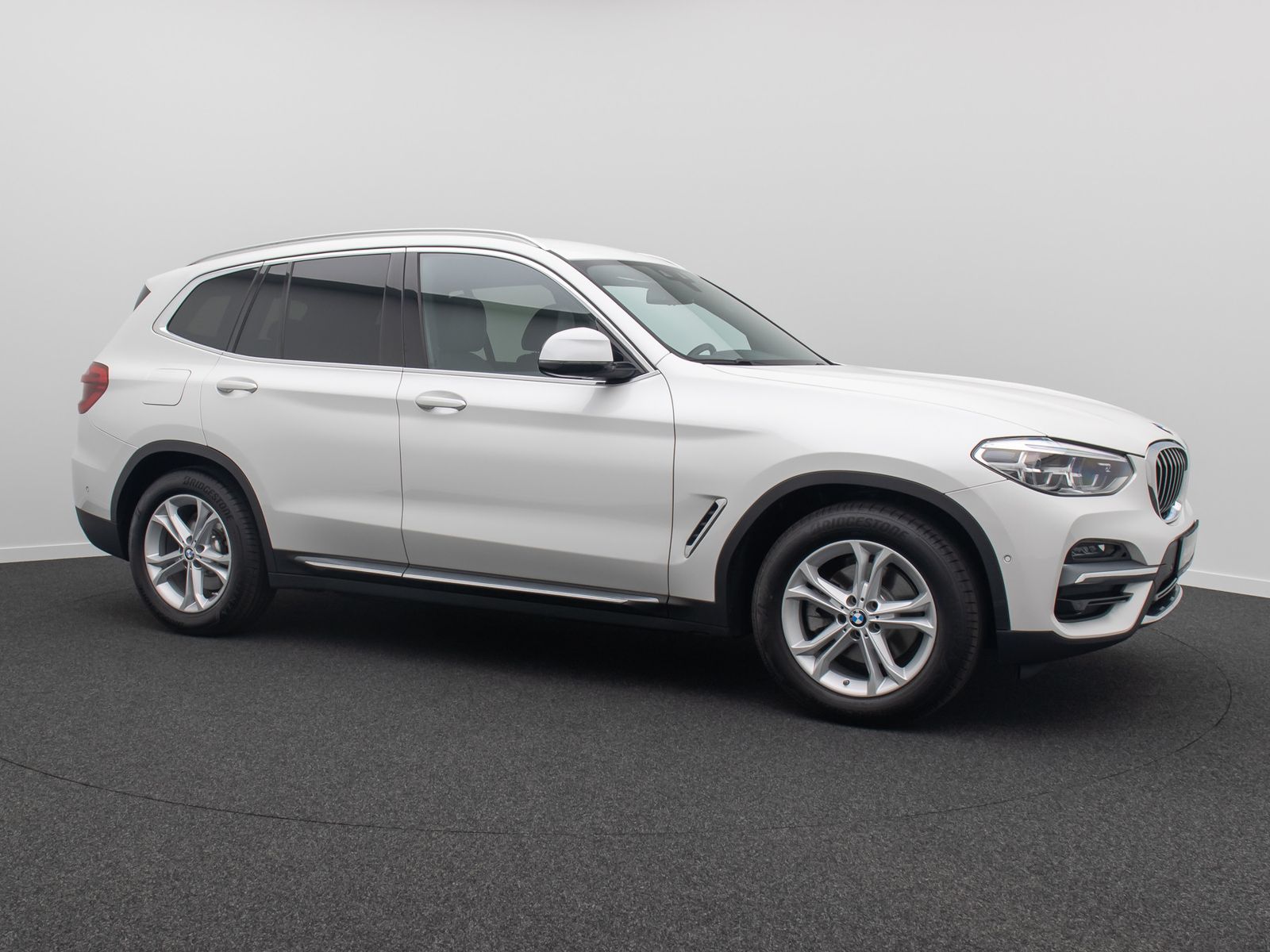 Fahrzeugabbildung BMW X3 xD20d Luxury Line DisplKey DAB Kamera AHK 18"