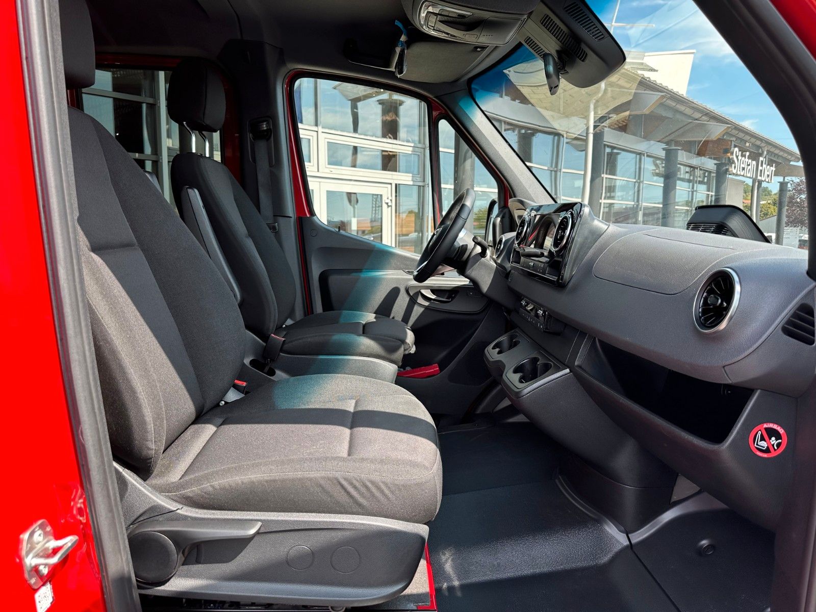 Fahrzeugabbildung Mercedes-Benz Sprinter 319 CDI 4x4 DoKa Klima AHK3,5to