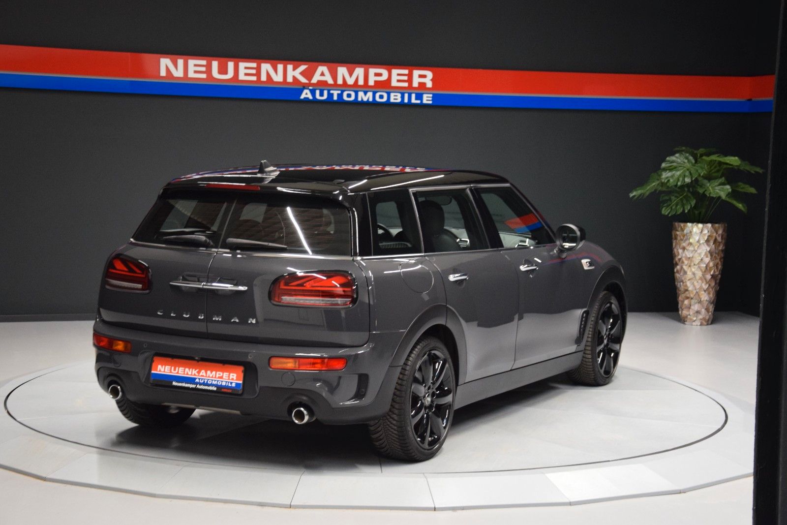 Fahrzeugabbildung MINI Clubman Cooper SD Chili Leder Kamera H&k Navi 18
