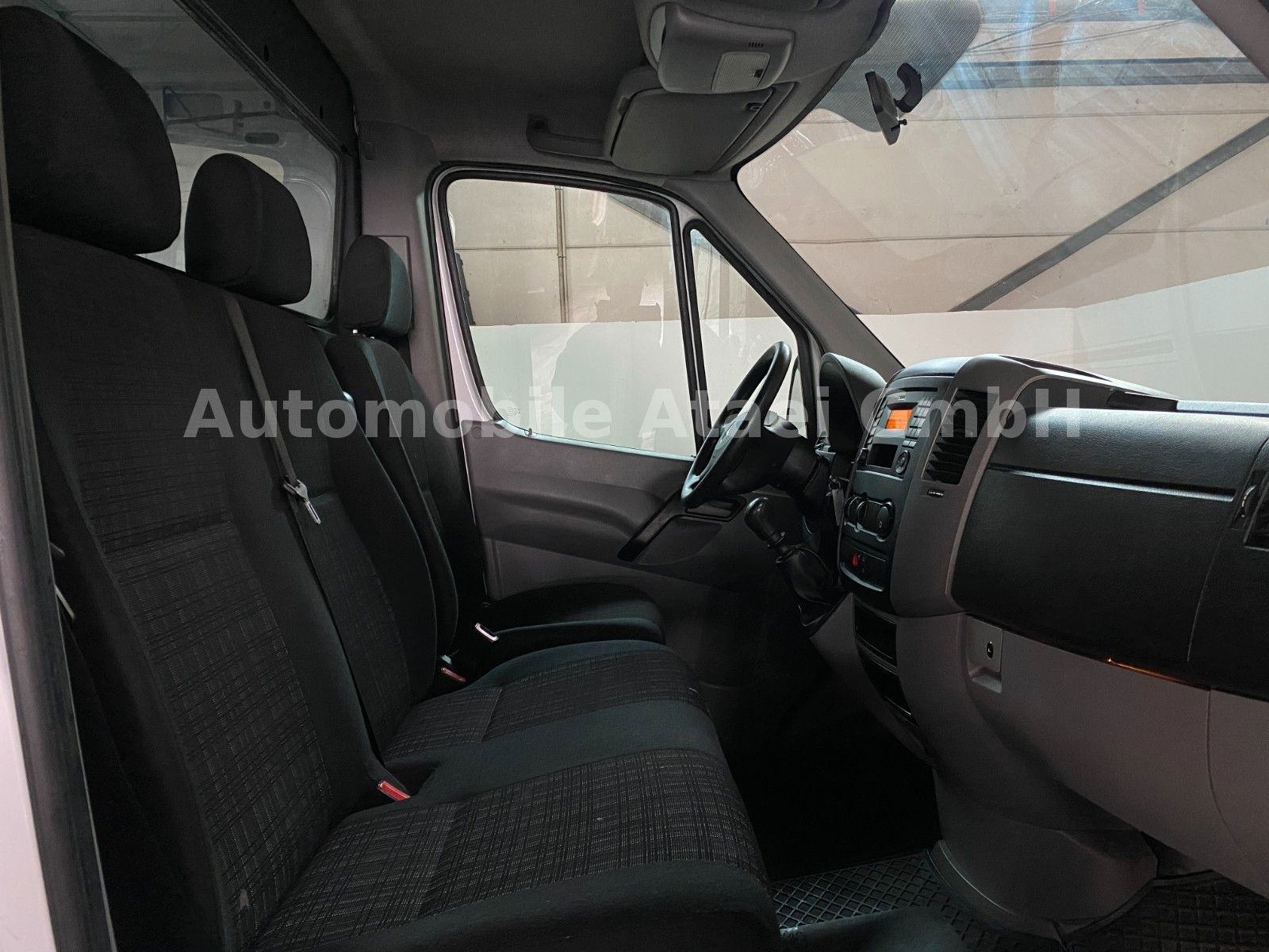 Fahrzeugabbildung Mercedes-Benz Sprinter 211 CDI 1. HAND+ AHK (9960)