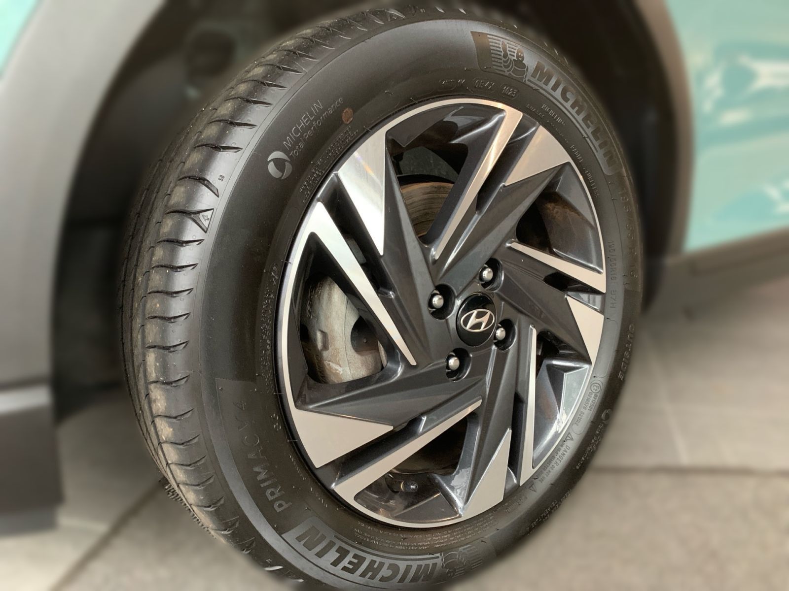 Fahrzeugabbildung Hyundai BAYON 1.0 T-GDI 7-DCT Connect & Go Mild-Hybrid