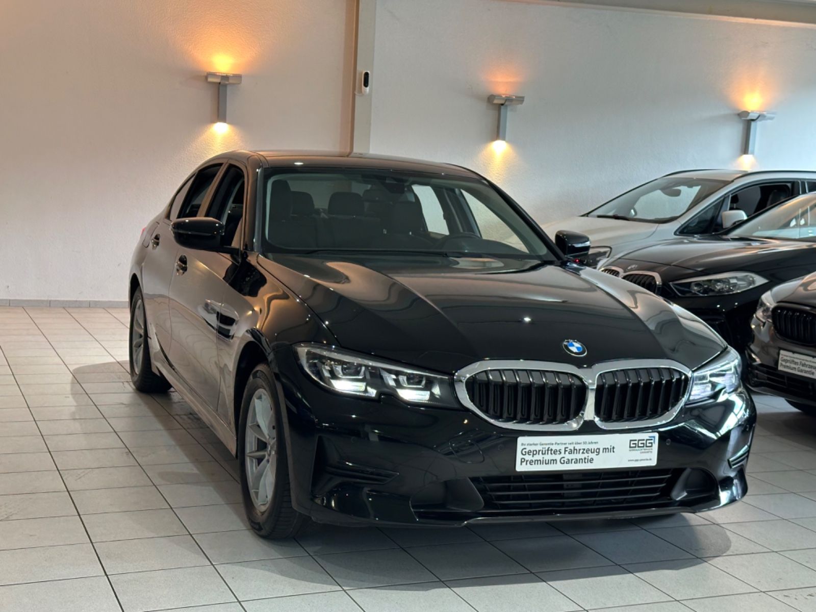 BMW 320 Limousine d Advantage*Navi*Led*AppleCarp.*