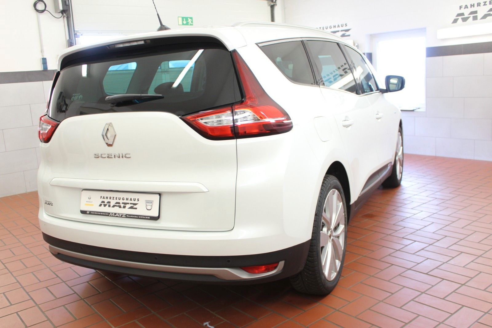 Fahrzeugabbildung Renault Grand Scenic TCe140 Limited Deluxe EDC 7-Sitzer