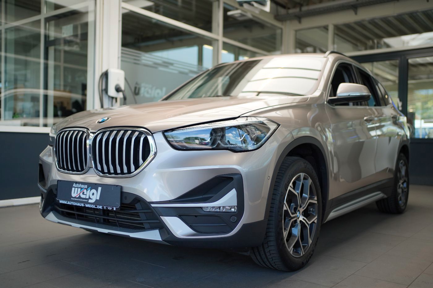 Fahrzeugabbildung BMW X1 xDrive18d xLine +AHK+LED+Parkassist+Navigatio