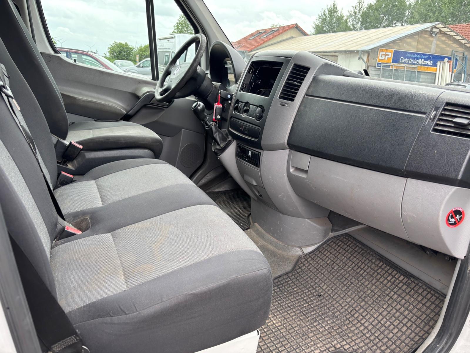 Volkswagen Crafter 2.0 TDI Kasten 35 L2H1 1-HAND 3-SITZE