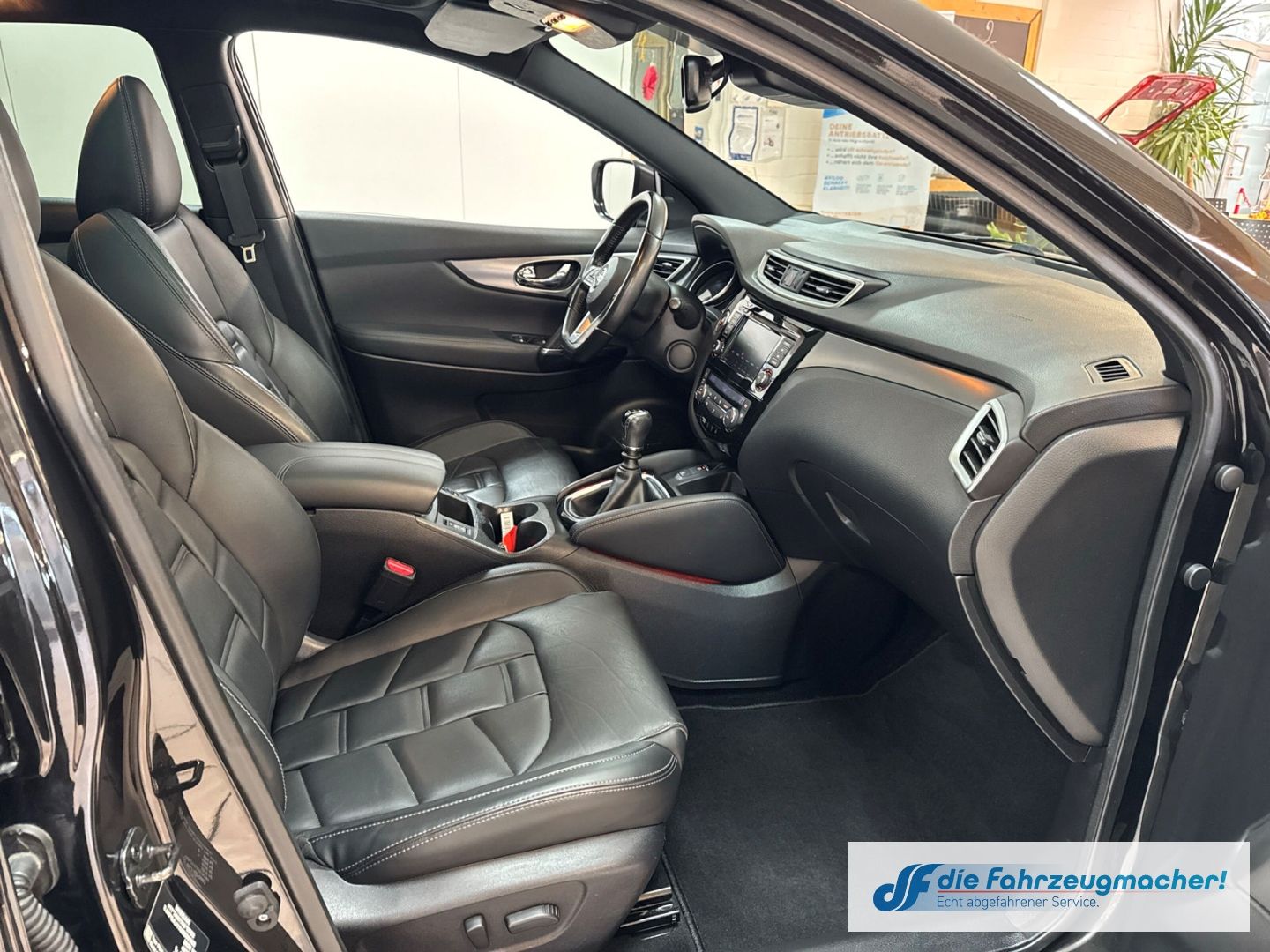 Fahrzeugabbildung Nissan Qashqai Tekna+ Panorama Navi Leder Memory Sitze