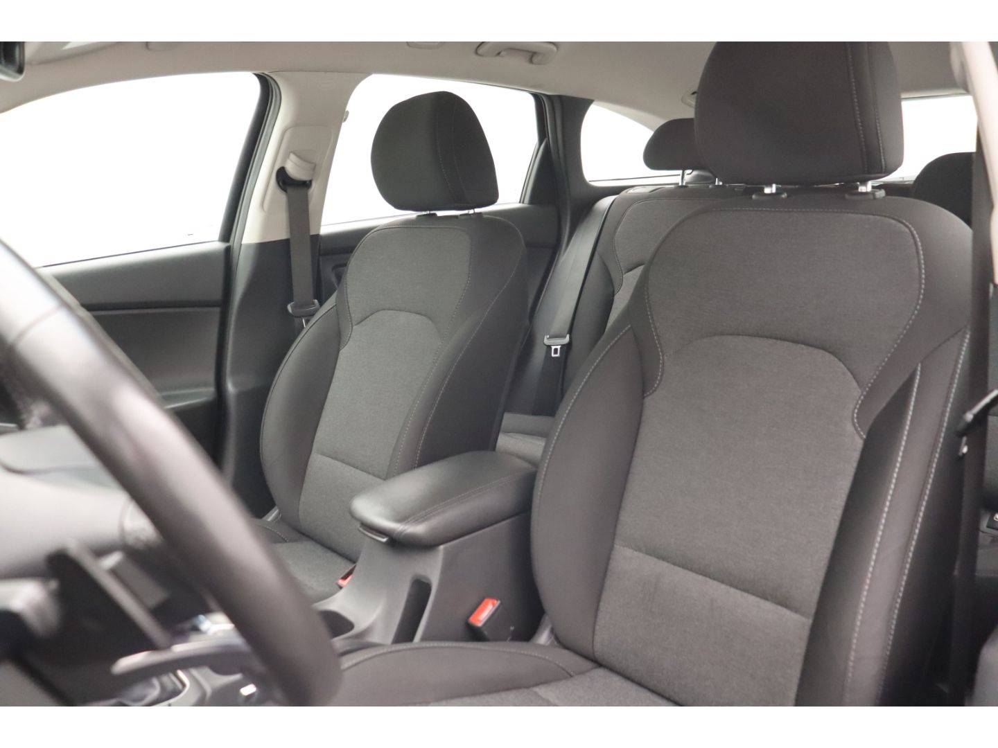 Fahrzeugabbildung Hyundai i30 1.6 Pure Kamera LED Tempomat 2-Zonen Klima