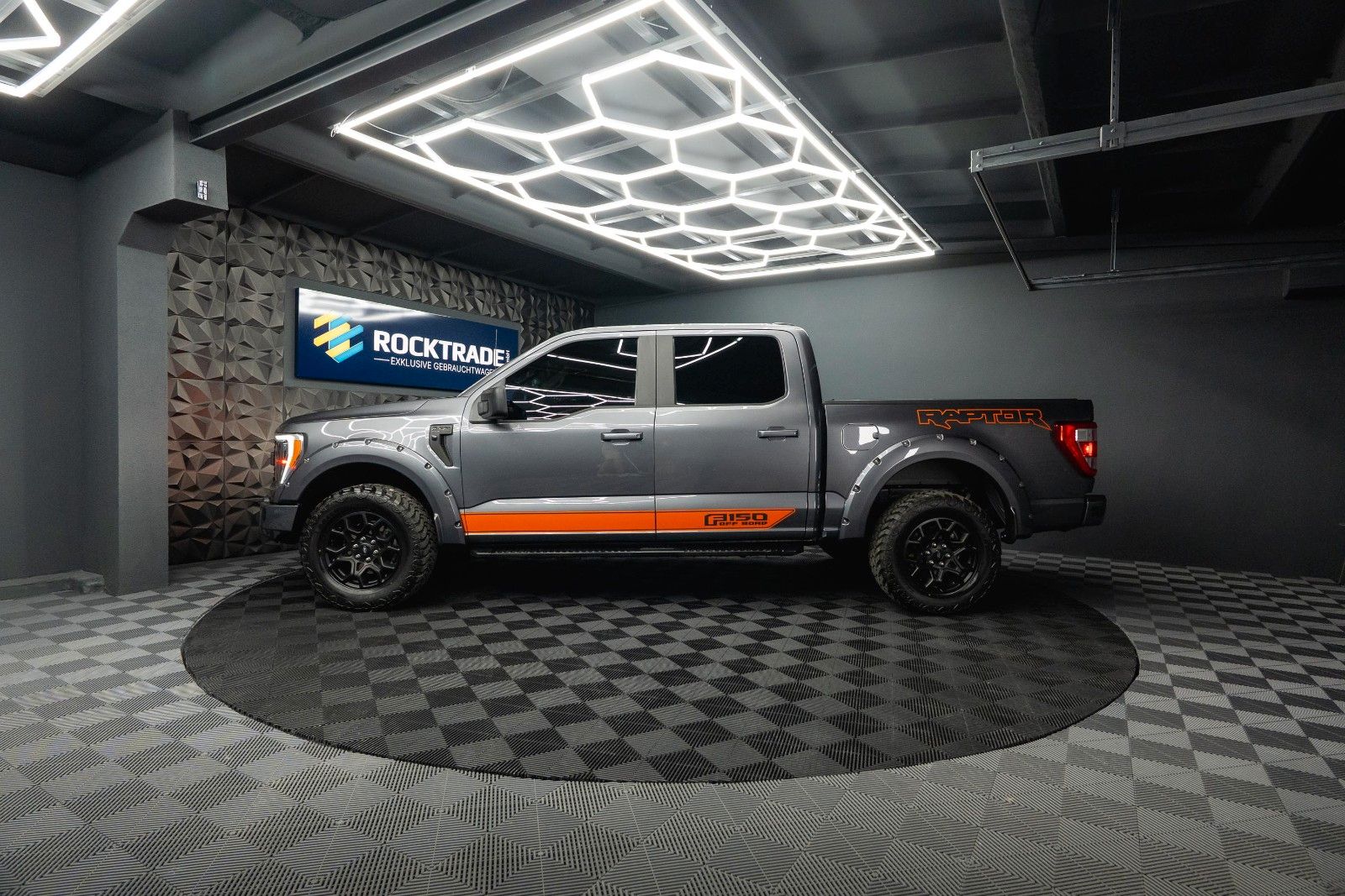 Fahrzeugabbildung Ford F150 5.0L V8 4x4 Offroad SuperCrew RAPTOR 19%