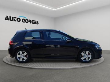 Volkswagen Golf - 6