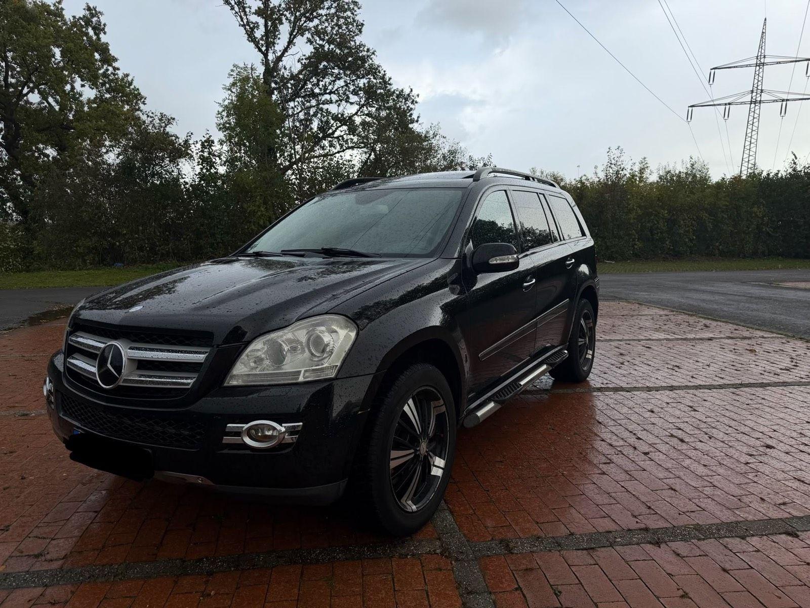 Mercedes-Benz GL420 2006 — rear view