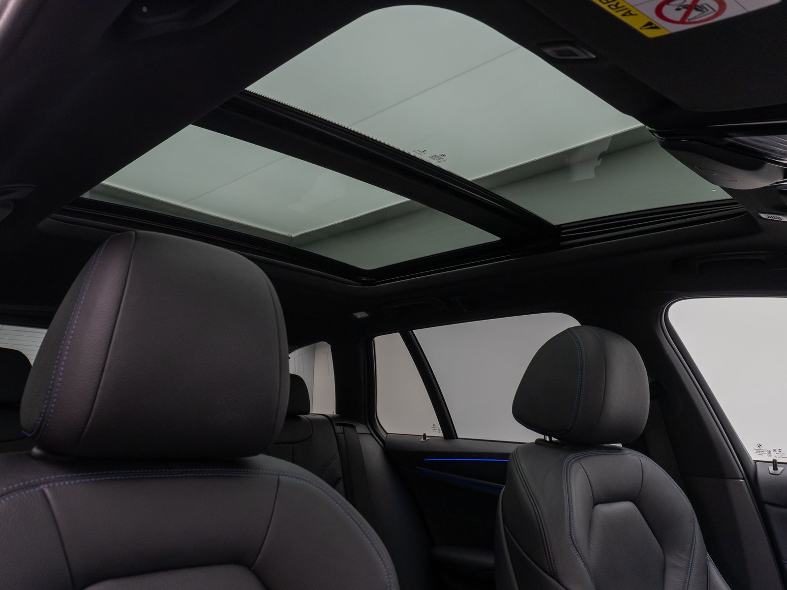 Fahrzeugabbildung BMW 540d xD M Sport Panorama DAB B&W Fernlichtassist