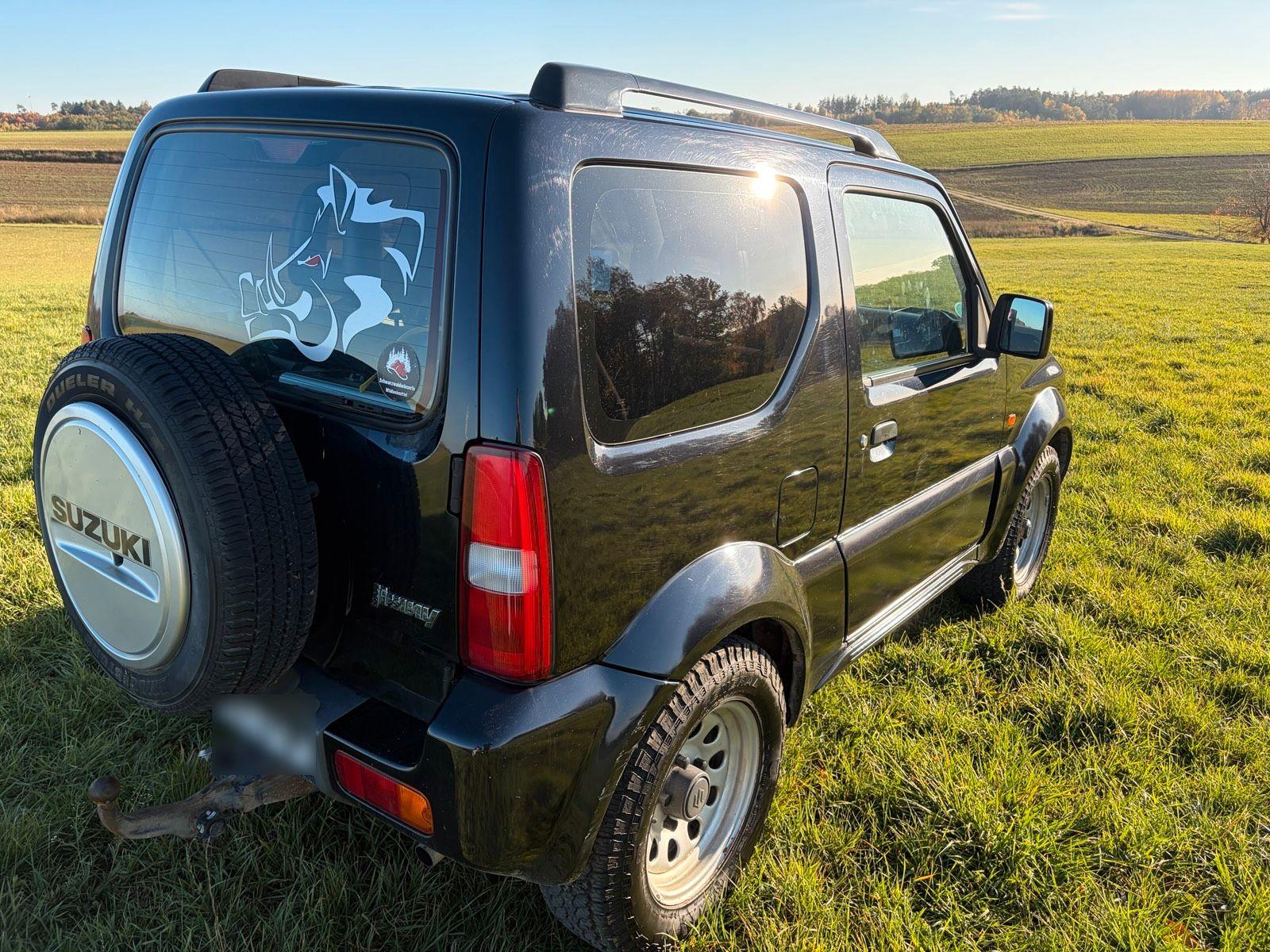 Suzuki Jimny 2006 — rear view