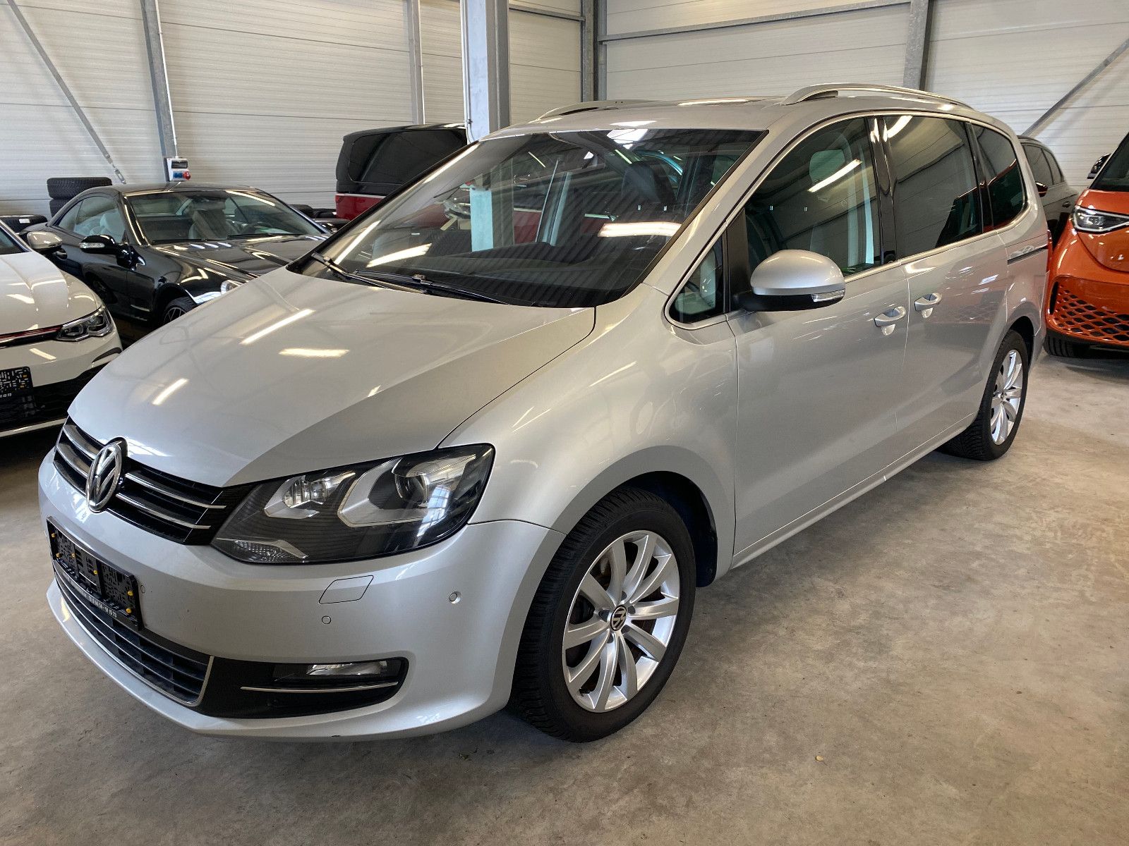 Fahrzeugabbildung Volkswagen Sharan Highline TDI DSG AHK DCC Pano Xenon Sthz
