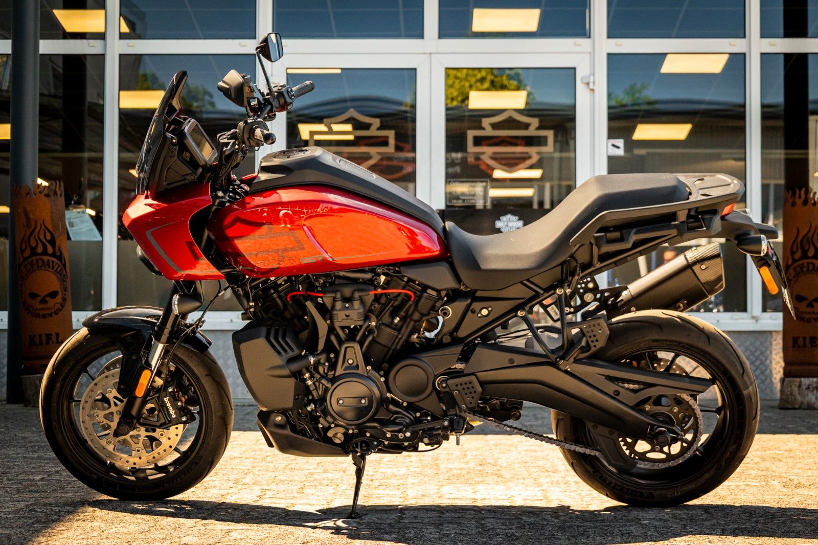 Fahrzeugabbildung Harley-Davidson RA1250ST Pan America ST 1250 MY25 Jekill & Hyde