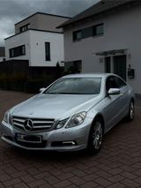 Mercedes-Benz MERCEDES-BENZ E350 CGI COUPE  //TÜV//8FACH... - Mercedes-Benz E 350 aus 2010: Coupe
