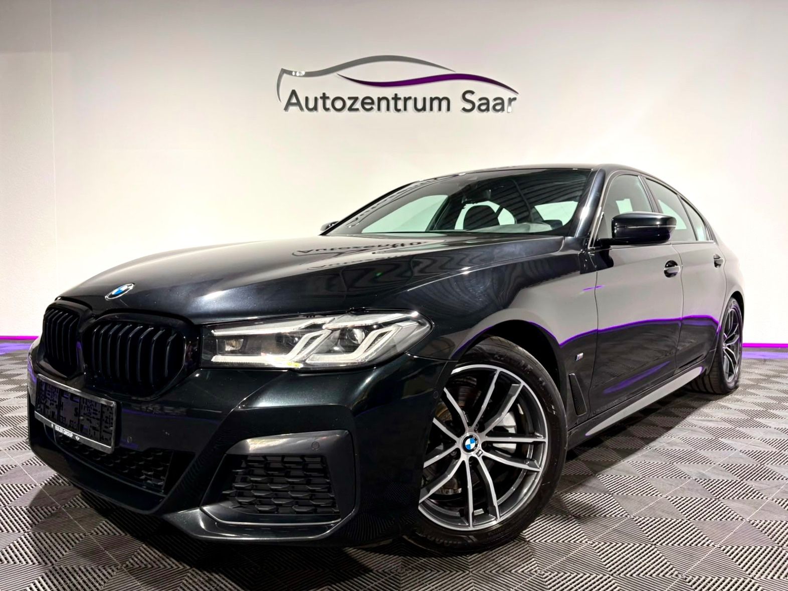 BMW 520d M-Sport Facelift Navi LED Kamera Alcantara