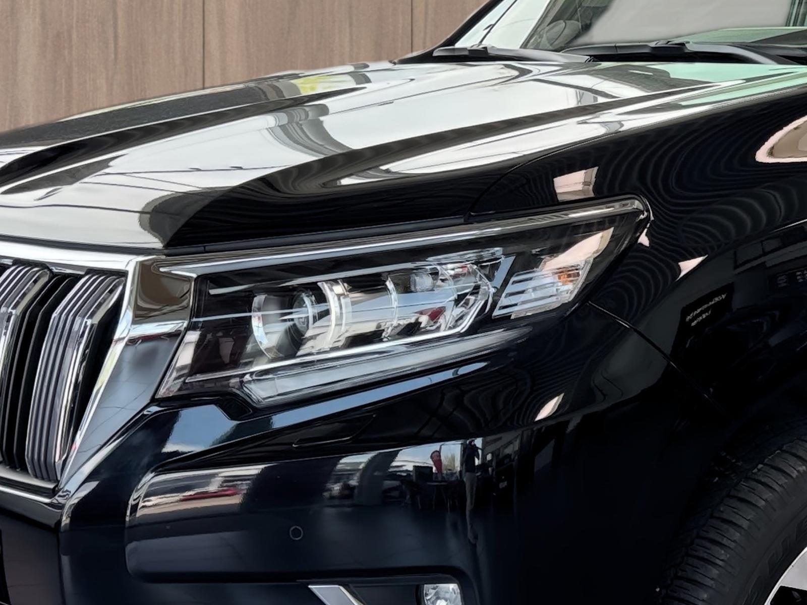Toyota Land Cruiser 2.8 D4-D Executive Kam.+KlimaA+LED