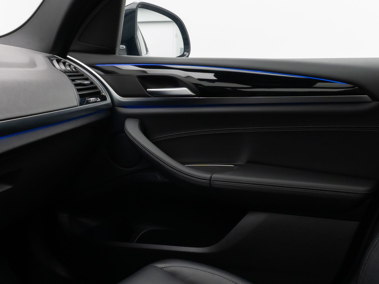 Fahrzeugabbildung BMW X3 xD30i Panorama Kamera DAB HiFi Komfort 20Zoll