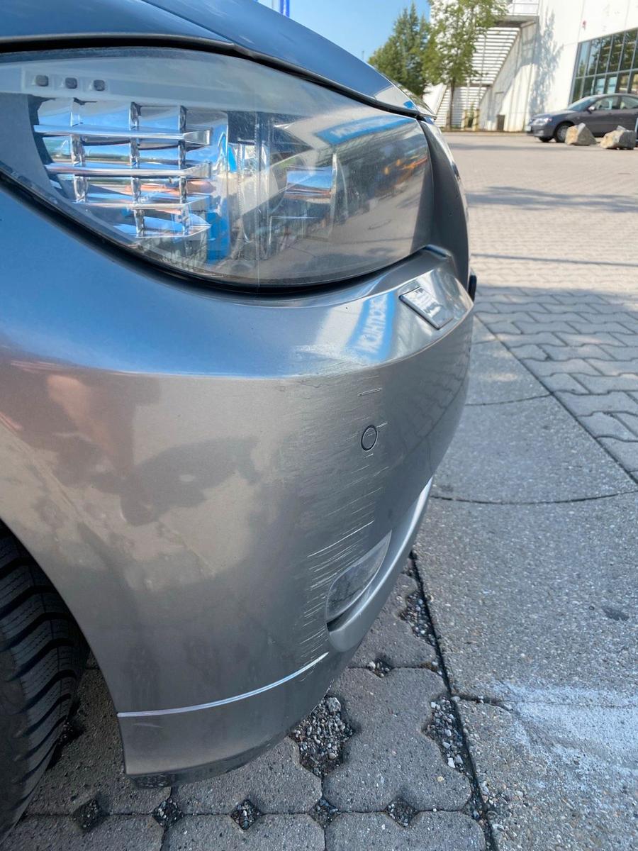 BMW 320 2011 — photo 13