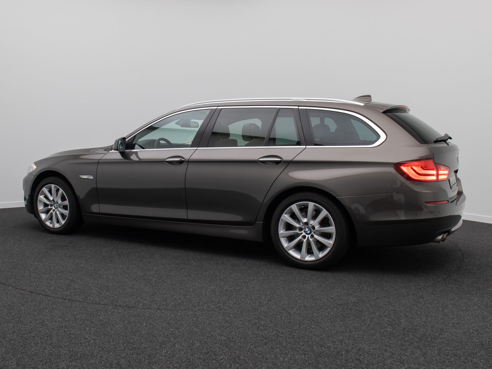 Fahrzeugabbildung BMW 525d Memory Bi-Xenon GeschwindigReg NaviPro HiFi